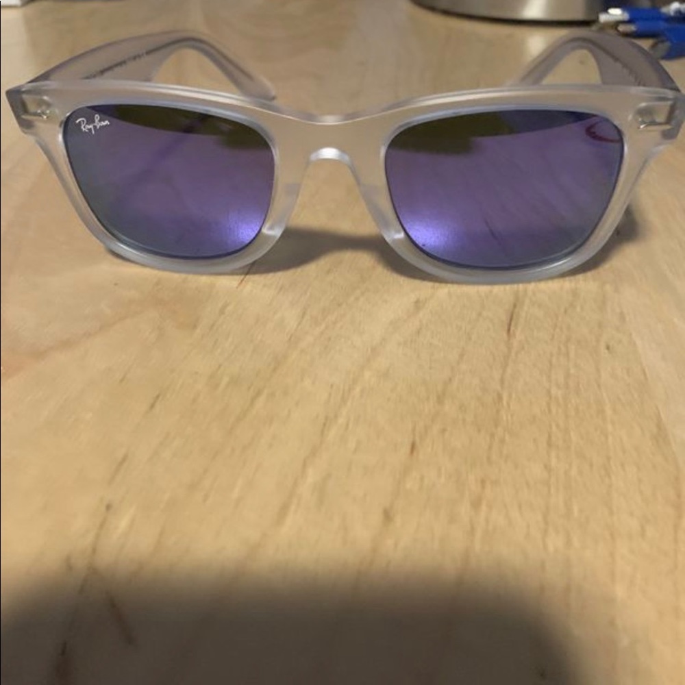 Brand new Authentic Ray-Ban Wayfarer - Picture 2 of 3